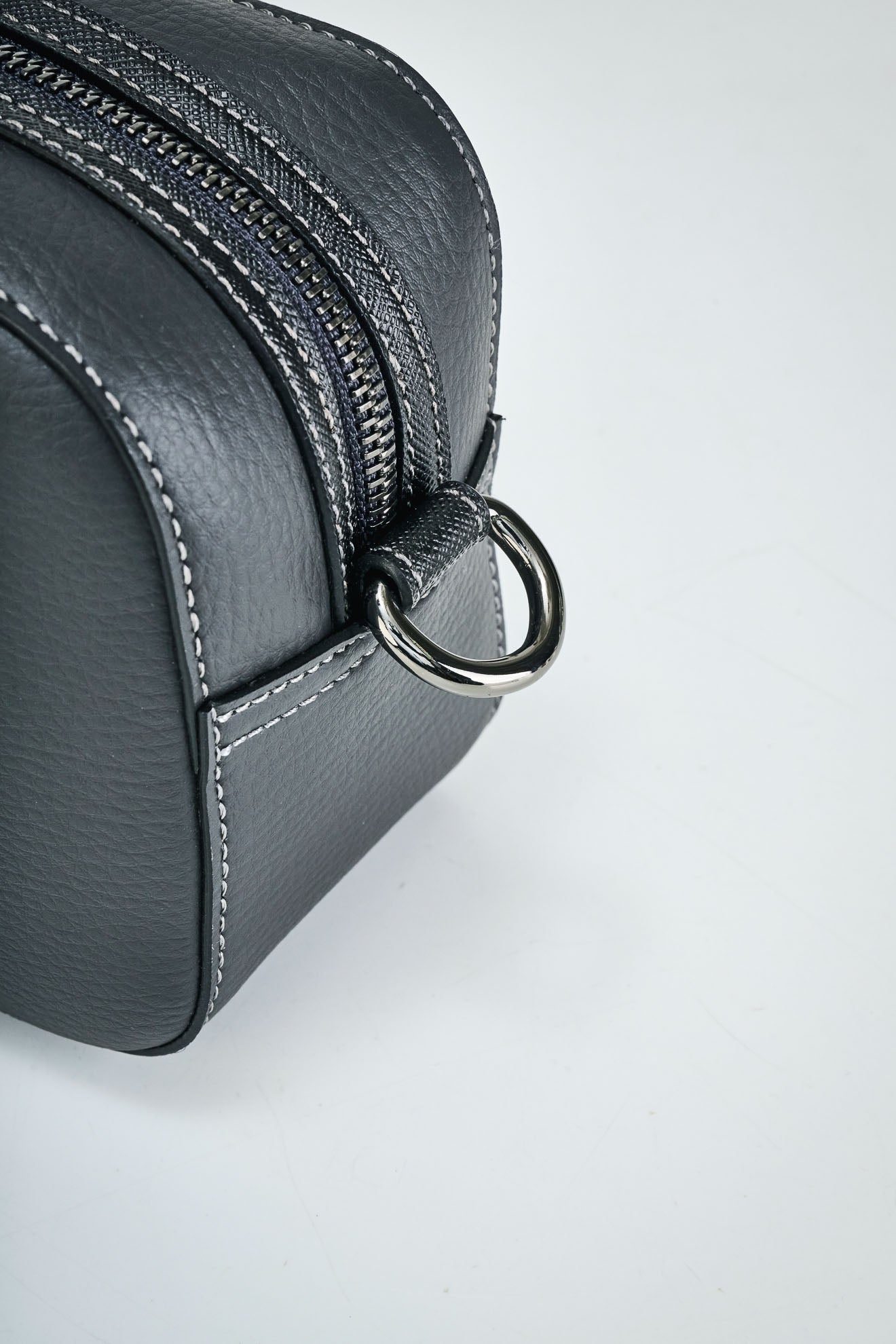 Mushroom Leather Travel Pouch